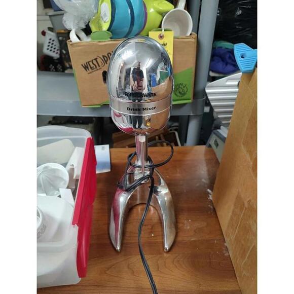 Farberware Chrome Drink Mixer - Vintage Kitchen Essential - Picture 1 of 3